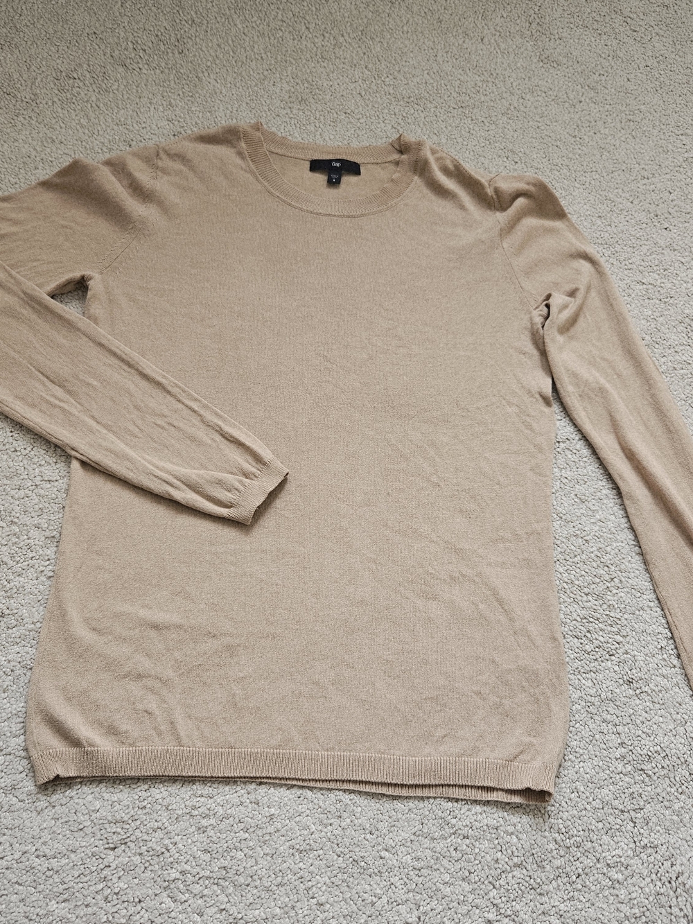 GAP - classic longsleeve beige top/ silky sweater - S